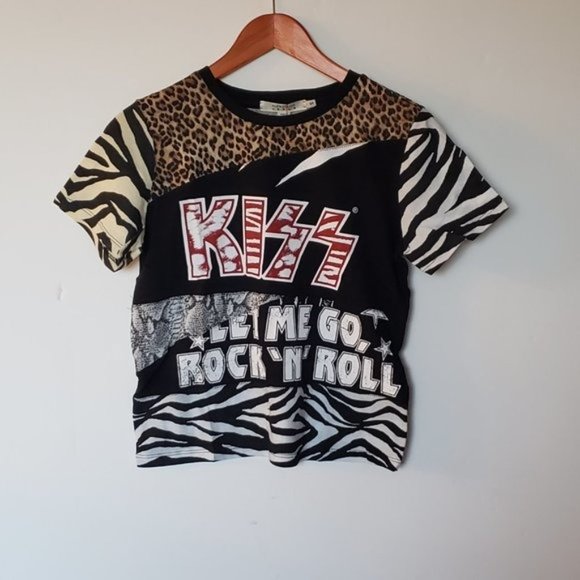 Alice + Olivia KISS Patchwork Concert Graphic Tee - Picture 6 of 13